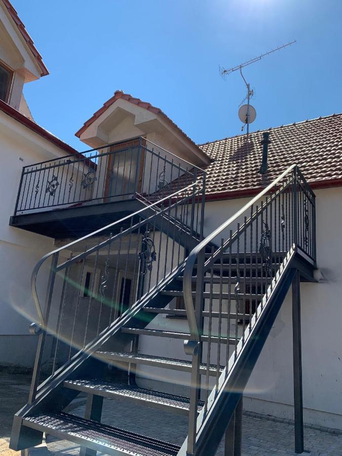 Apartmány in Veritas Mikulov Esterno foto