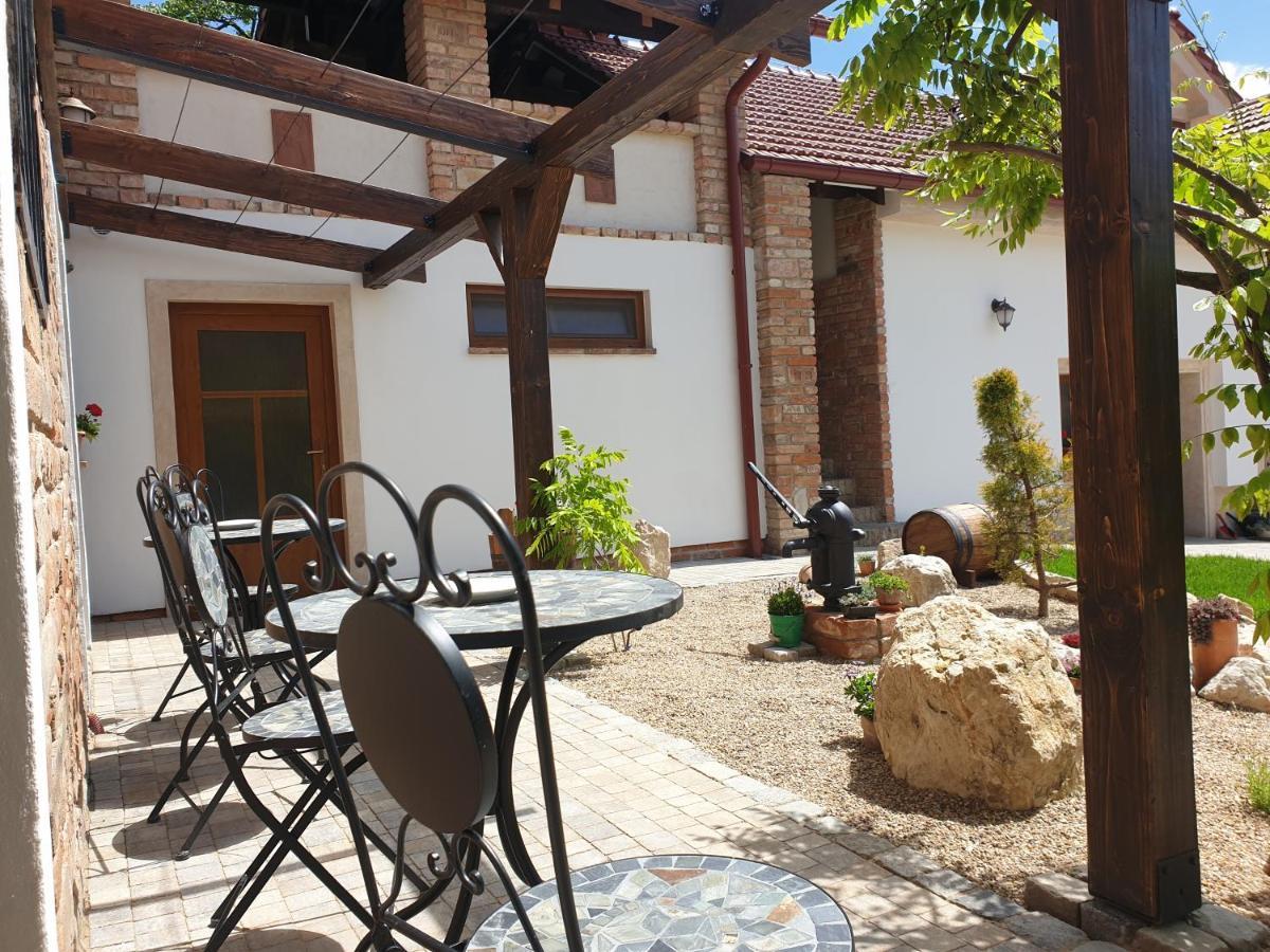 Apartmány in Veritas Mikulov Esterno foto
